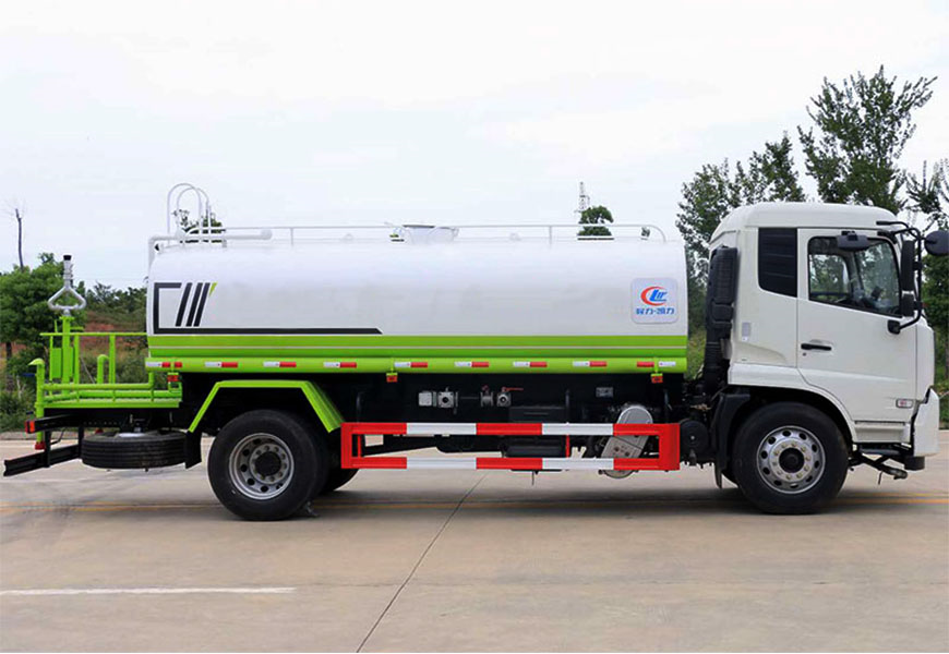 程力專用灑水車：行業(yè)領先的品質保障

