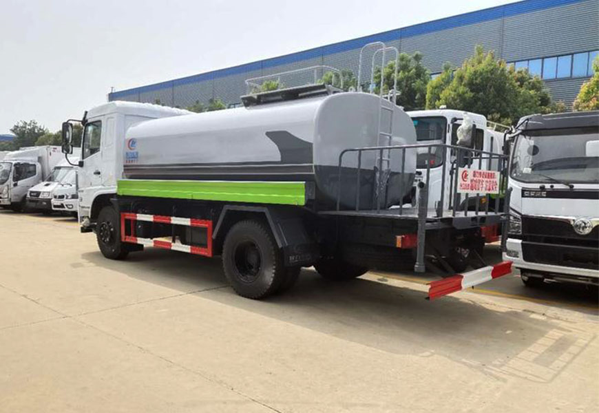 凱馬5噸藍牌灑水車：程力專注品質的汽車選擇
