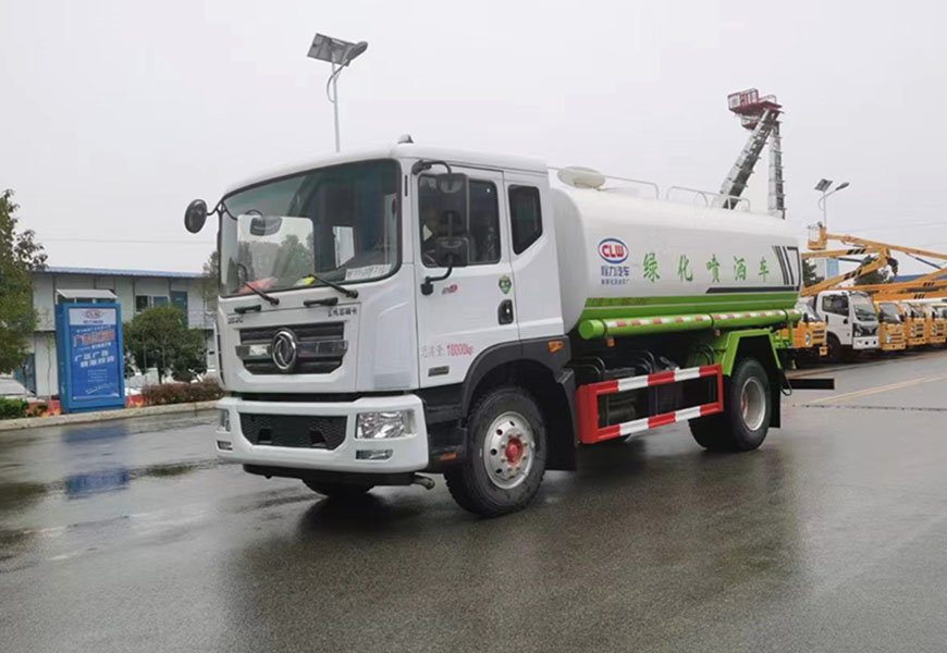 隨州專用灑水車(chē)：程力打造高質(zhì)量環(huán)保流動(dòng)水源
