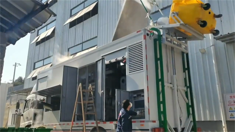 隨州市程力：移動(dòng)式醫(yī)療廢物微波消毒處置車
