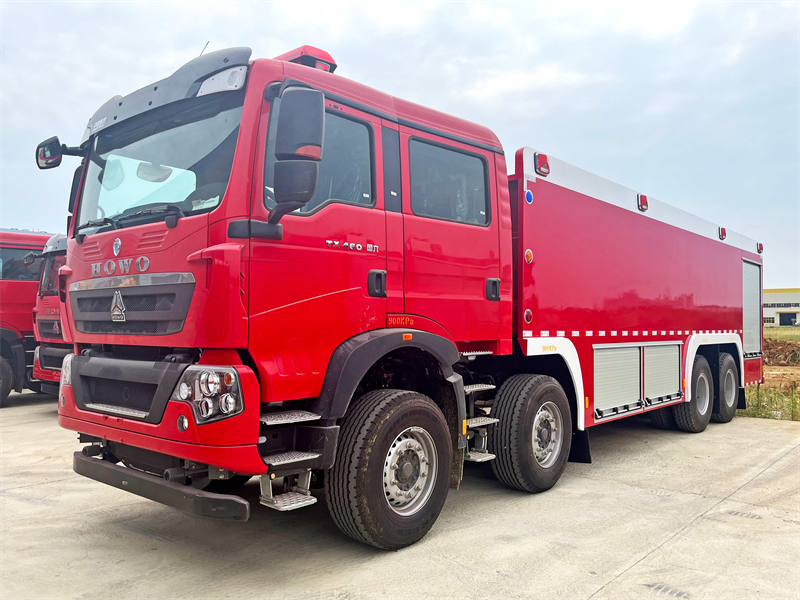 通許縣消防隊(duì)消防車
